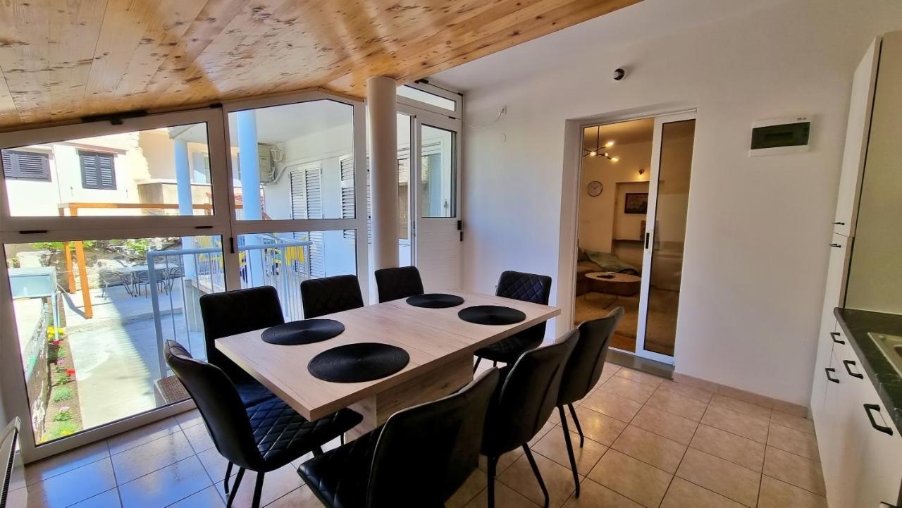 Apartment Hana Омиш Экстерьер фото