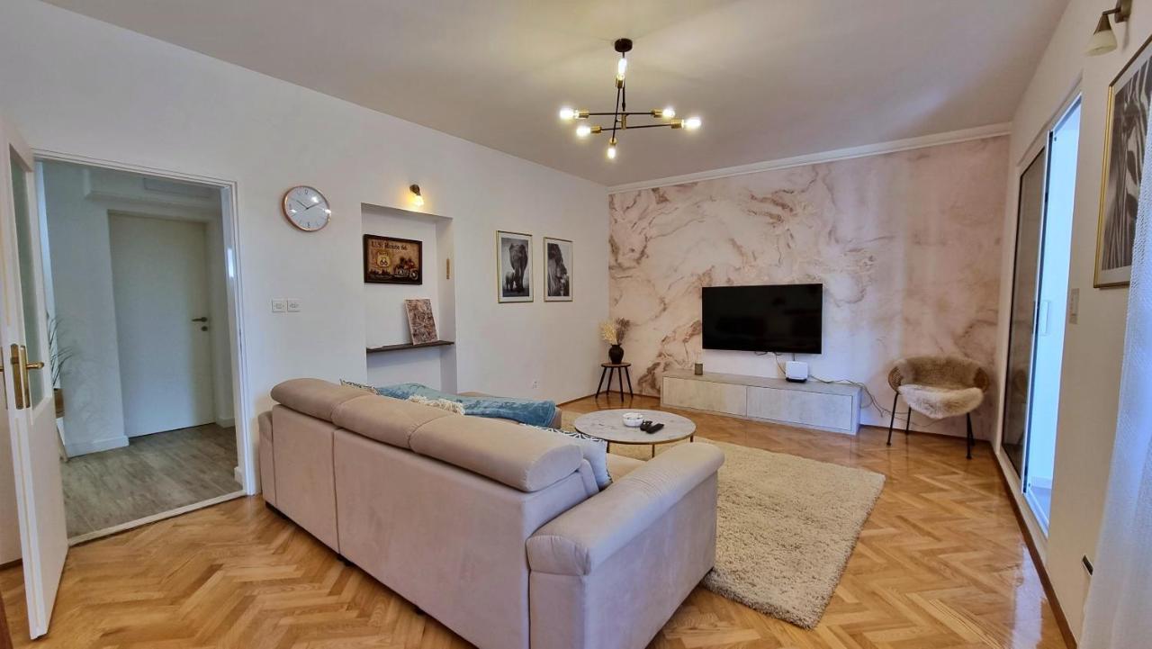 Apartment Hana Омиш Экстерьер фото