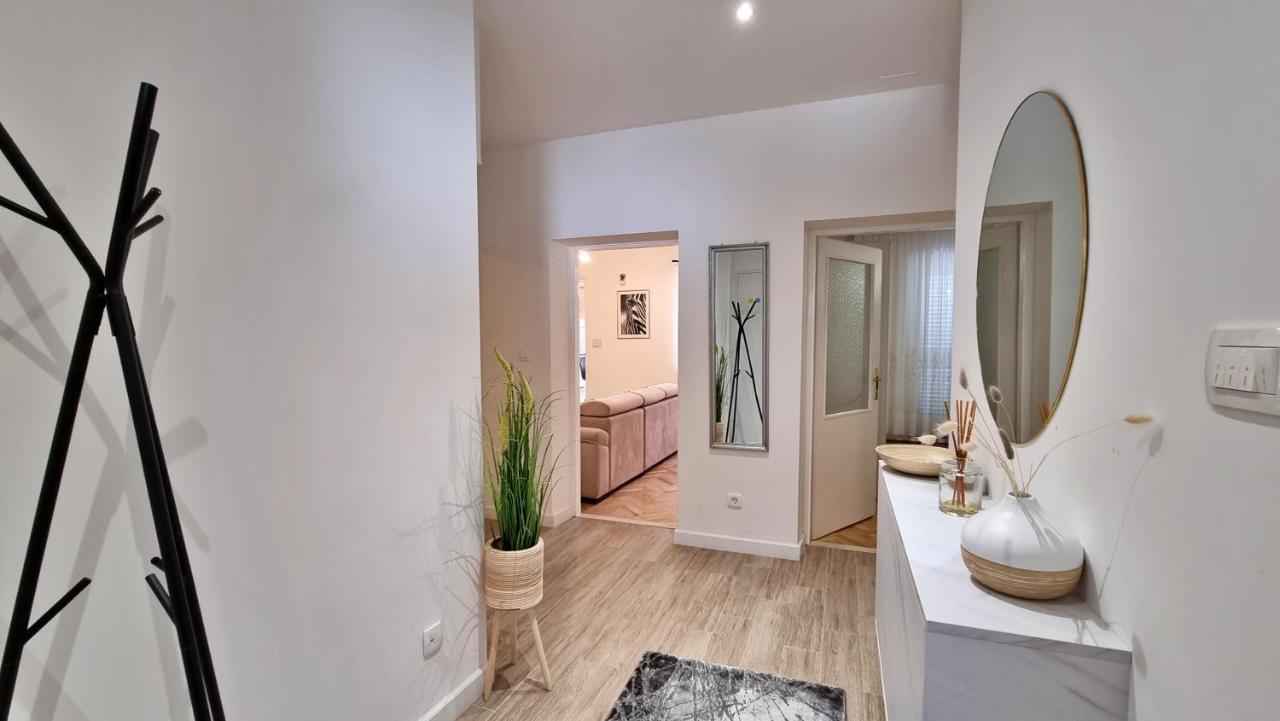 Apartment Hana Омиш Экстерьер фото