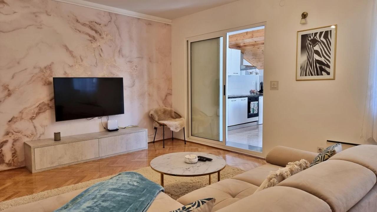 Apartment Hana Омиш Экстерьер фото
