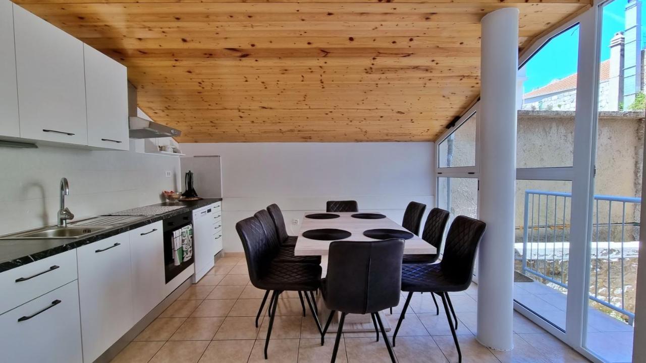 Apartment Hana Омиш Экстерьер фото